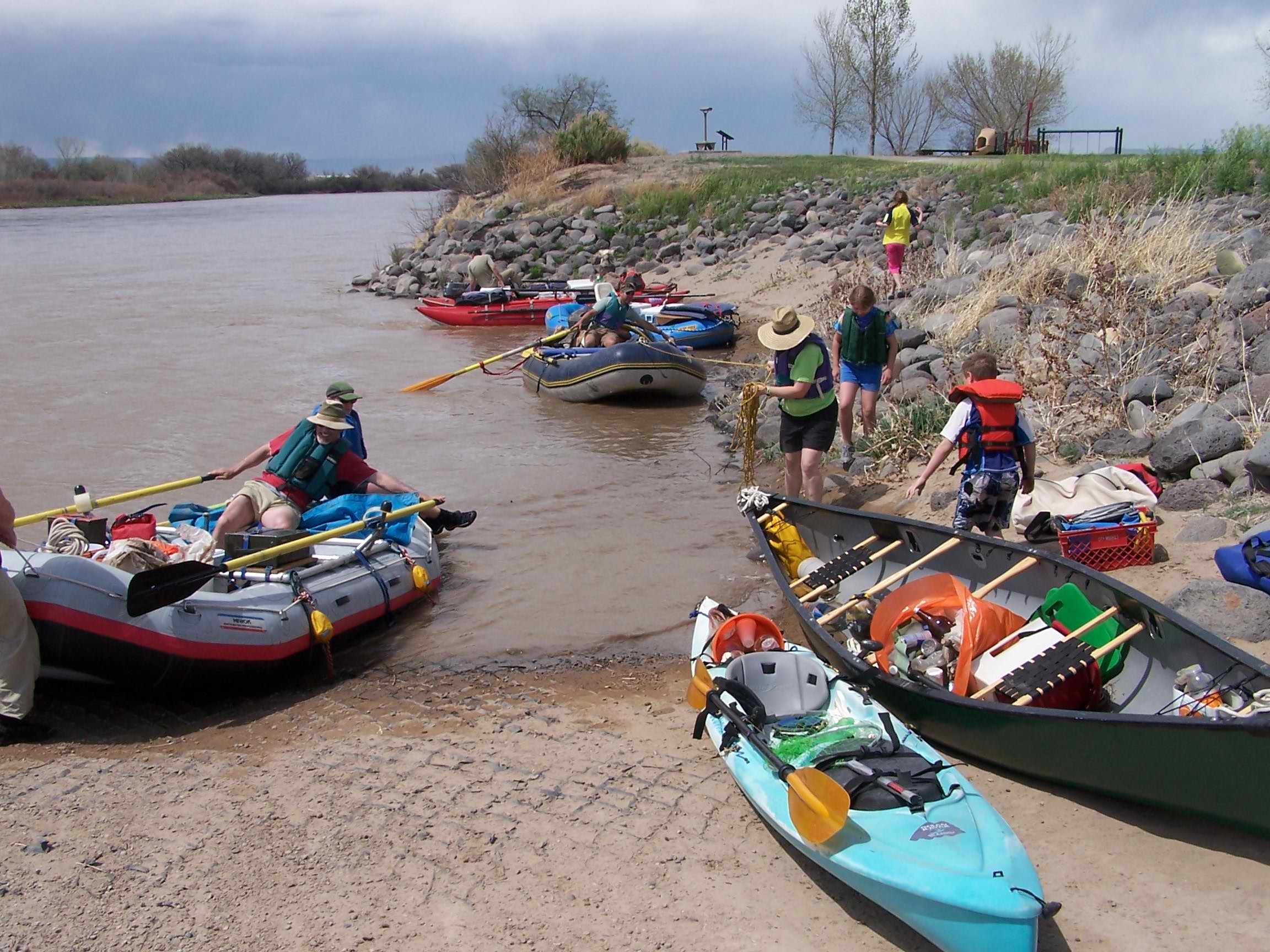 2009coloradorivercleanupdaycmu.jpg