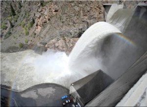 Crystal dam spilling May 2009
