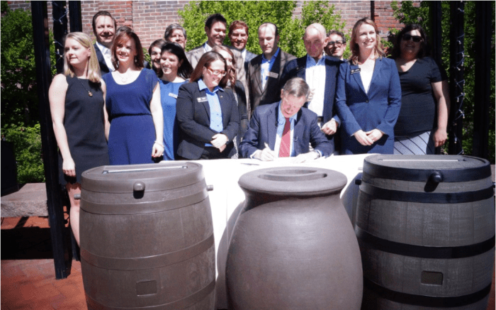 HB16-1005 signing ceremony photo via @ConservationCO