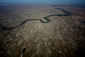 Fracking near the White River in Utah, located immediately downstream of the Bureau of Land Management’s White River Field Office that is subject to today’s notice. Photo by Taylor McKinnon / EcoFlight. 